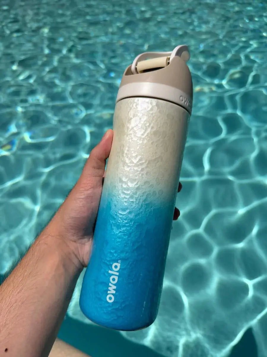 Owala Freesip Limited Edition 24 Oz Stainless Steel Insulated Tumbler - Gradient Blue with 3D Wave Pattern, Dual Drinking Design, Quick-Close Lid, Portable Vacuum Flask for Sports and Beach Activities, Perfect for Gifting
